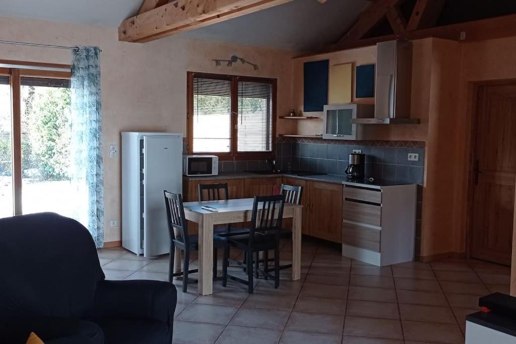 Chalet 2 Chambres En Savoie Pour 1 A 4 Personnes Gerbaix Exteriör bild